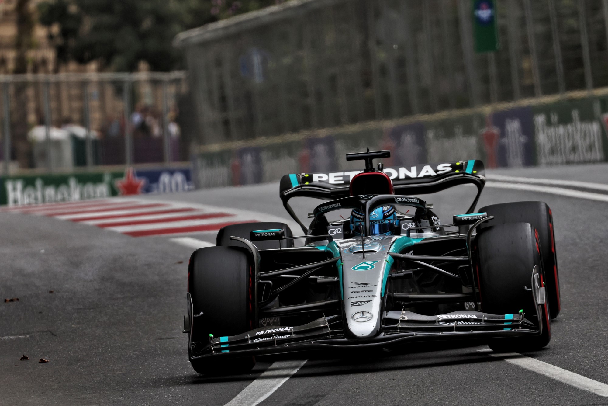F1: As imagens da pole de Leclerc para o GP do Azerbaijão F1 2024, Fórmula 1, GP do Azerbaijão, Baku