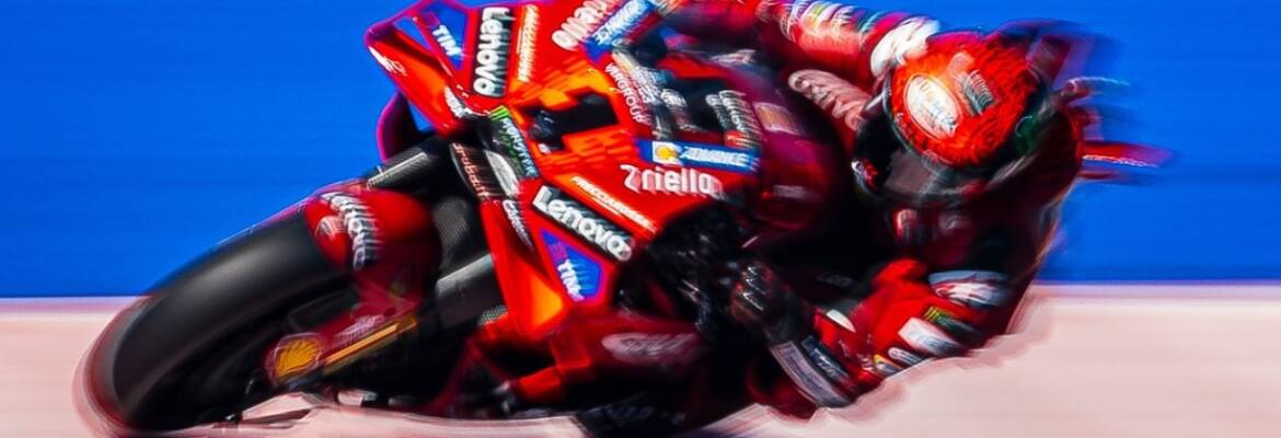 MotoGP: Bagnaia quebra recorde e crava pole 0s214 na frente de Martín
