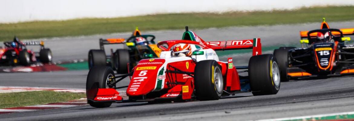 Rafael Câmara é campeão da temporada 2024 da FRECA em Barcelona