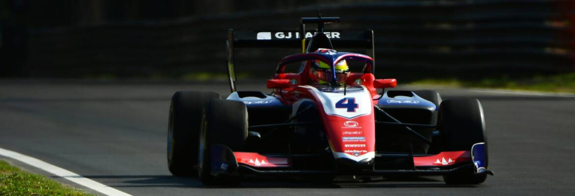 Fornaroli arranca ultrapassagem na volta final e é campeão da F3. Meguetounif vence corrida 2 na Itália