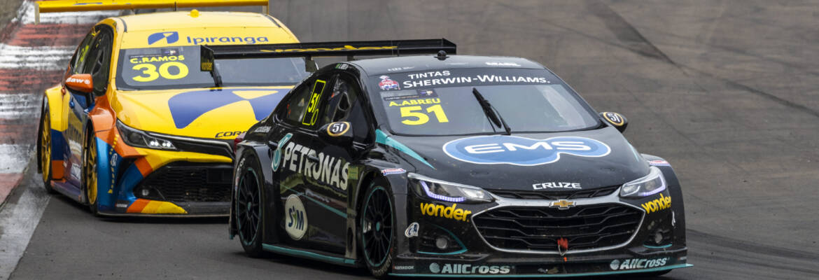 Stock Car: Átila Abreu completa corrida 300 na Stock Car e mira disputa de domingo no Velopark
