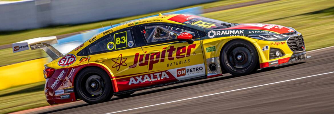 Stock Car: Gabriel Casagrande ganha 12 posições e fatura quarto lugar no Velopark em corrida Sprint