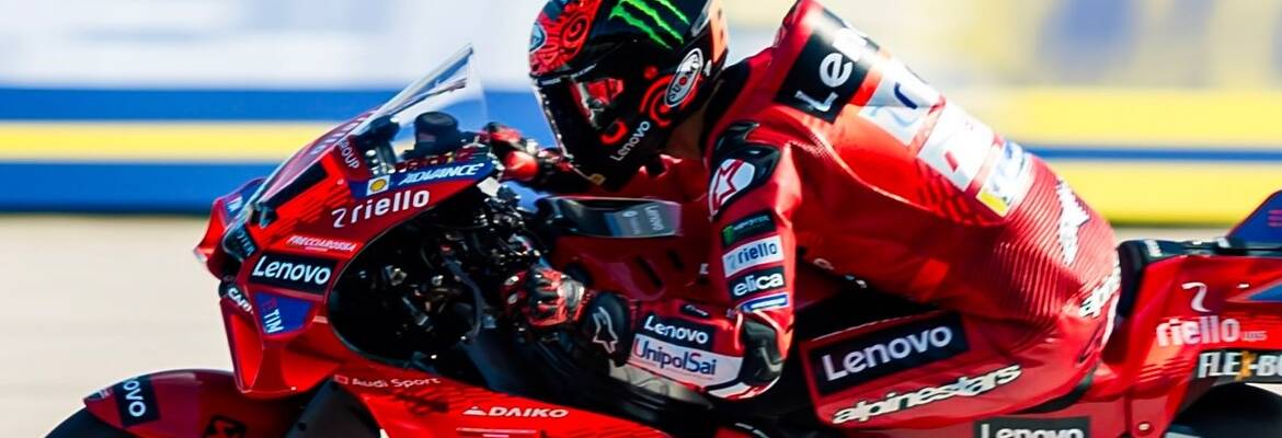 MotoGP: Bagnaia quebra recorde de Misano e é pole; Márquez cai