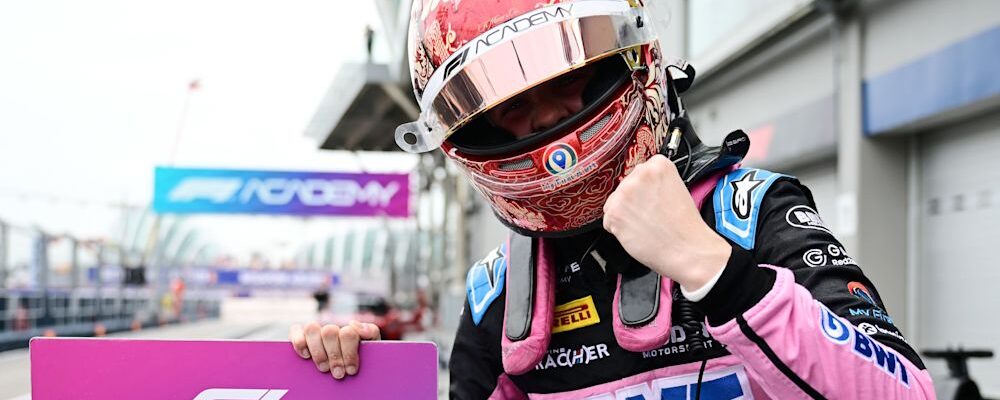 Pulling dispara na ponta e vence corrida 1 da F1 Academy em Singapura