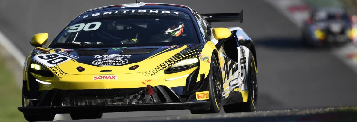 McLaren Artura vence o Campeonato Britânico de GT após domínio nas categorias GT3 e GT4