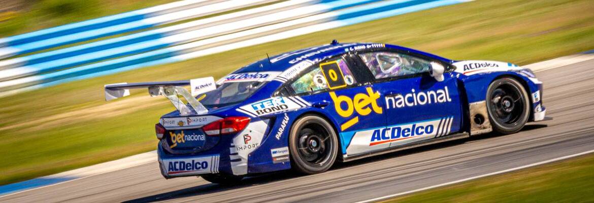 Stock Car: Cacá Bueno aprova carro promissor nos treinos, mas toques recebidos atrapalham resultado em El Pinar