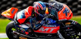 Moto2: Com mão no título, Ogura é pole na Indonésia; Moreira é 3º