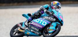 Moto3: Alonso foge de grupo no fim, vence e iguala recorde de Rossi