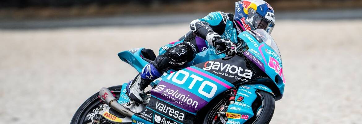 Moto3: Alonso foge de grupo no fim, vence e iguala recorde de Rossi
