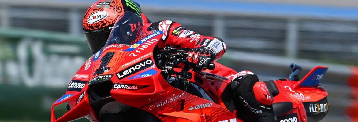 MotoGP: Bagnaia vê Martín e Márquez caírem e garante pole na Tailândia