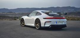 Novo Porsche 911 GT3 2025 é revelado e ganha nova asa traseira
