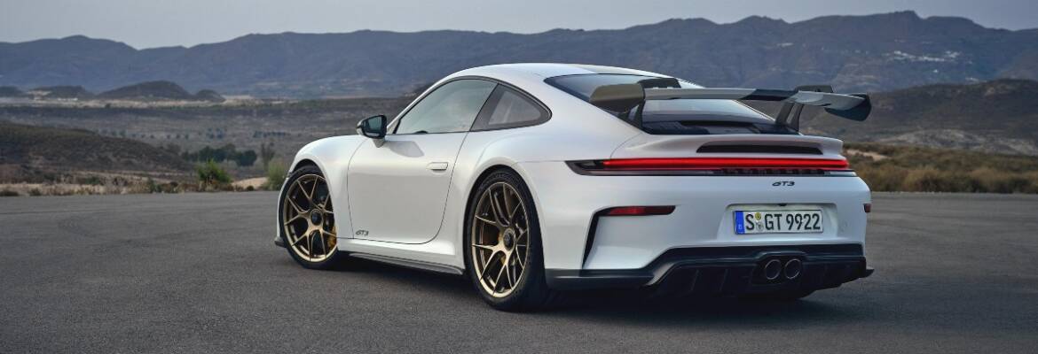 Novo Porsche 911 GT3 2025 é revelado e ganha nova asa traseira