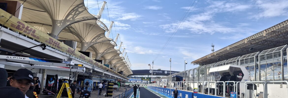 F1: Interlagos amanhece com sol e céu com poucas nuvens