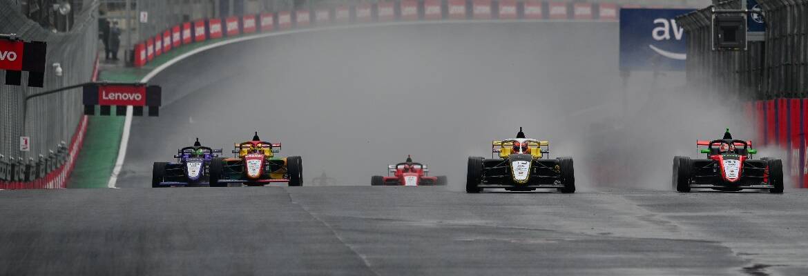 Com vitórias de Comparatto e Cho, F4 Brasil encerra etapa em conjunto com a Fórmula 1