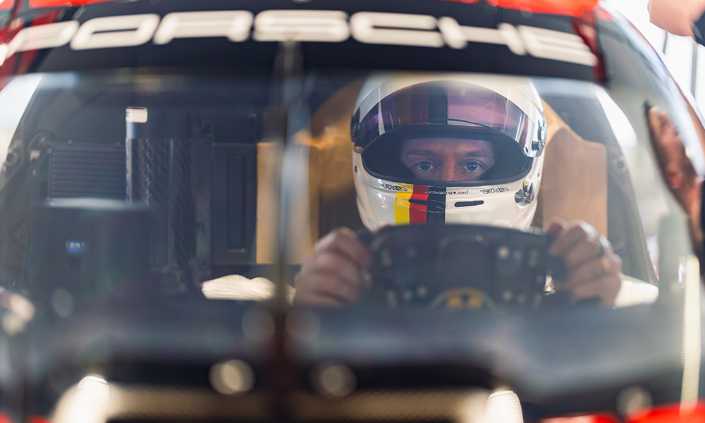 Vettel admite possível retorno à F1, mas descarta volta como piloto Vettel admite possível retorno à F1, mas descarta volta como piloto