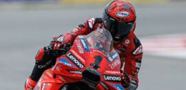 MotoGP: Bagnaia vê Martín errar e é mais rápido da sexta em Barcelona