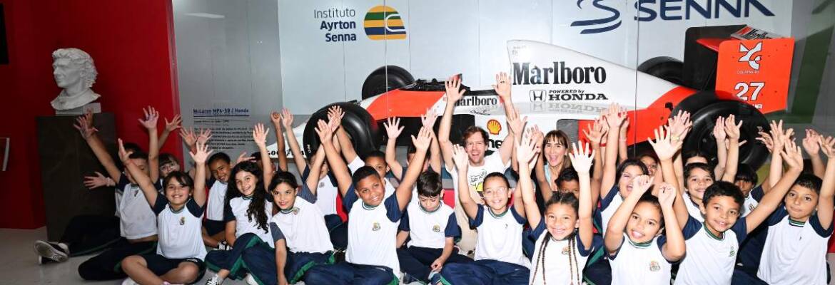 Sebastian Vettel visita Instituto Ayrton Senna e conhece iniciativas de educação da organização