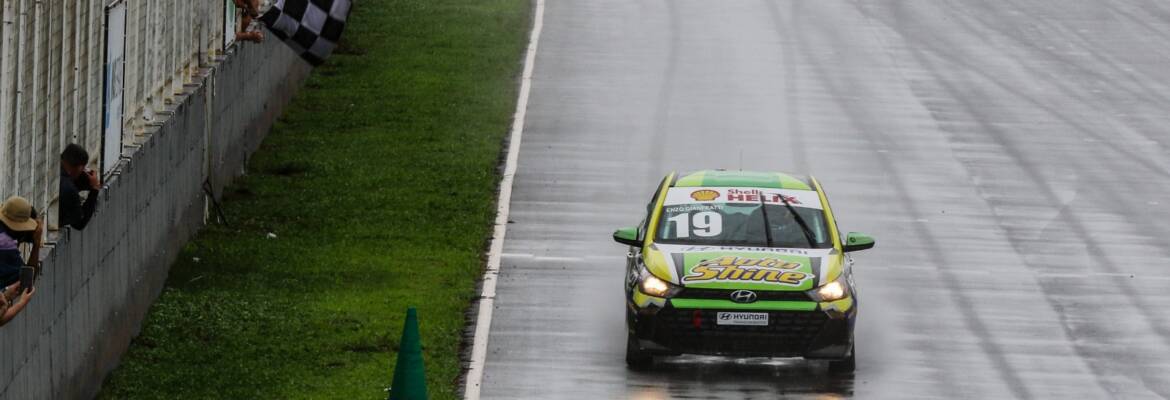 Copa HB20: Enzo Gianfratti toma liderança na largada e vence em Curvelo