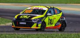 Uli Dias crava pole position com a D4U Immigration e fica mais perto de título da Copa HB20 em Goiânia