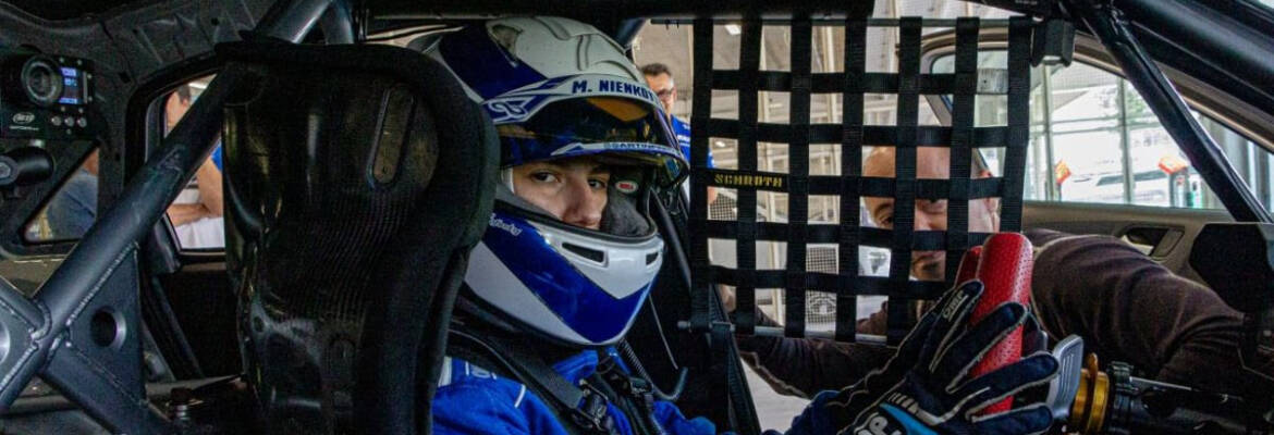 Maria Nienkötter vence seletiva do TCR South America e vai pilotar para a Cobra Racing Team em 2025