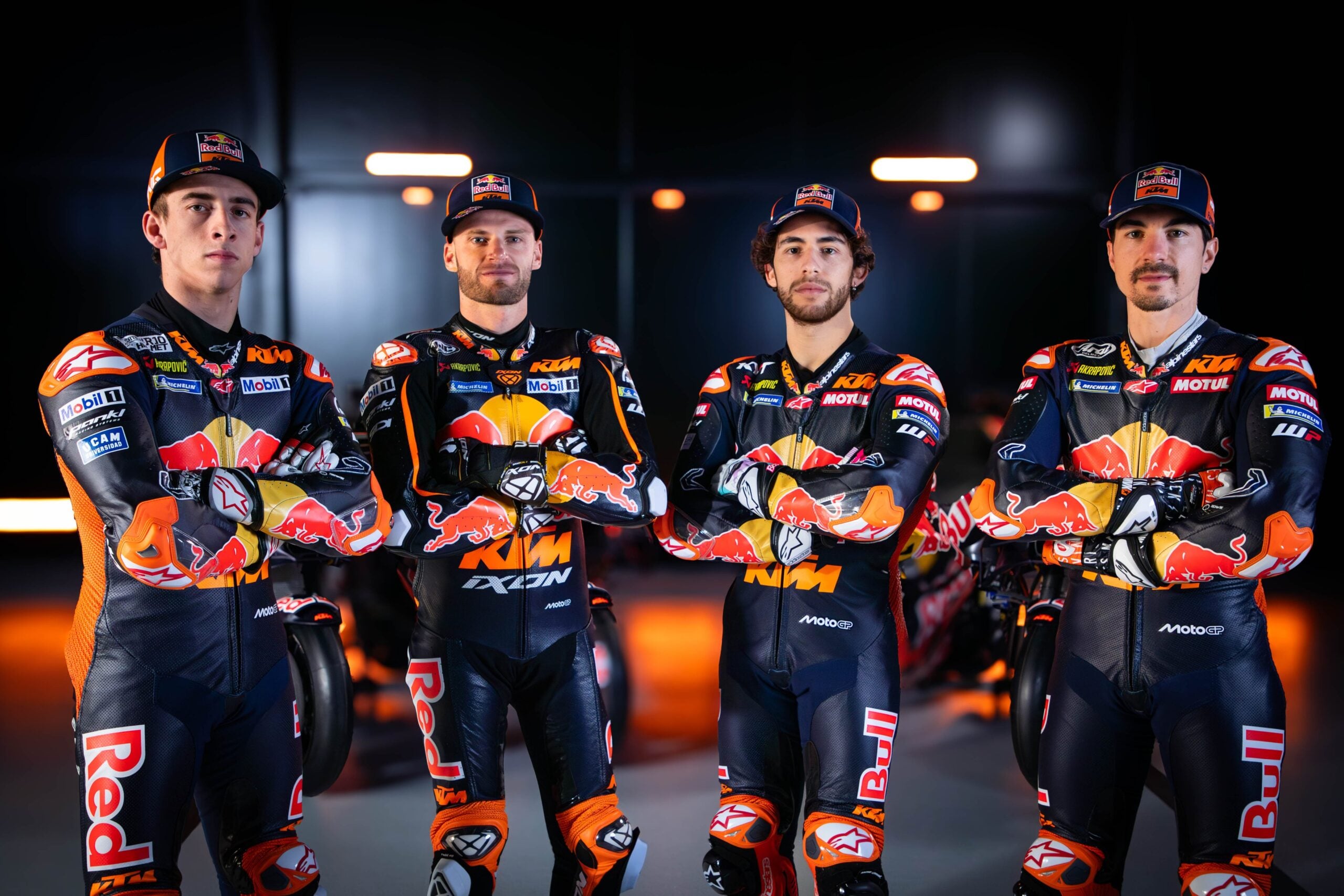 MotoGP: KTM e Tech3 exibem pintura unificada para temporada 2025 Lançamento KTM 2025 - Brad Binder e Pedro Acosta, Enea Bastianini e Maverick Viñales