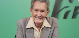F1: Léo Batista, voz marcante do jornalismo esportivo brasileiro, morre aos 92 anos