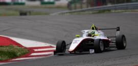 Miguel Costa briga pela vitória em sua segunda etapa de F4 em Portimão