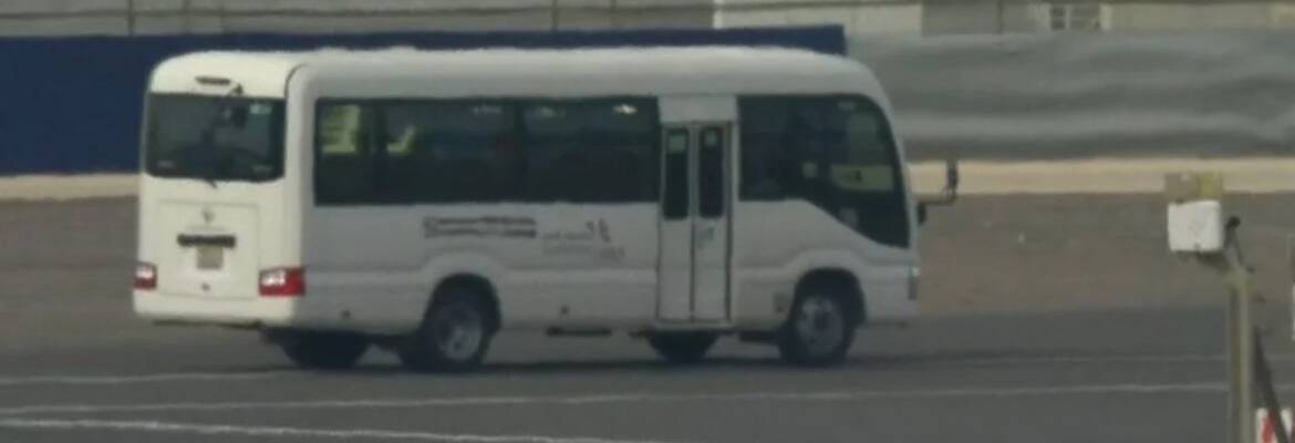 F1: Testes no Bahrein têm nova bandeira vermelha após ônibus invadir a pista