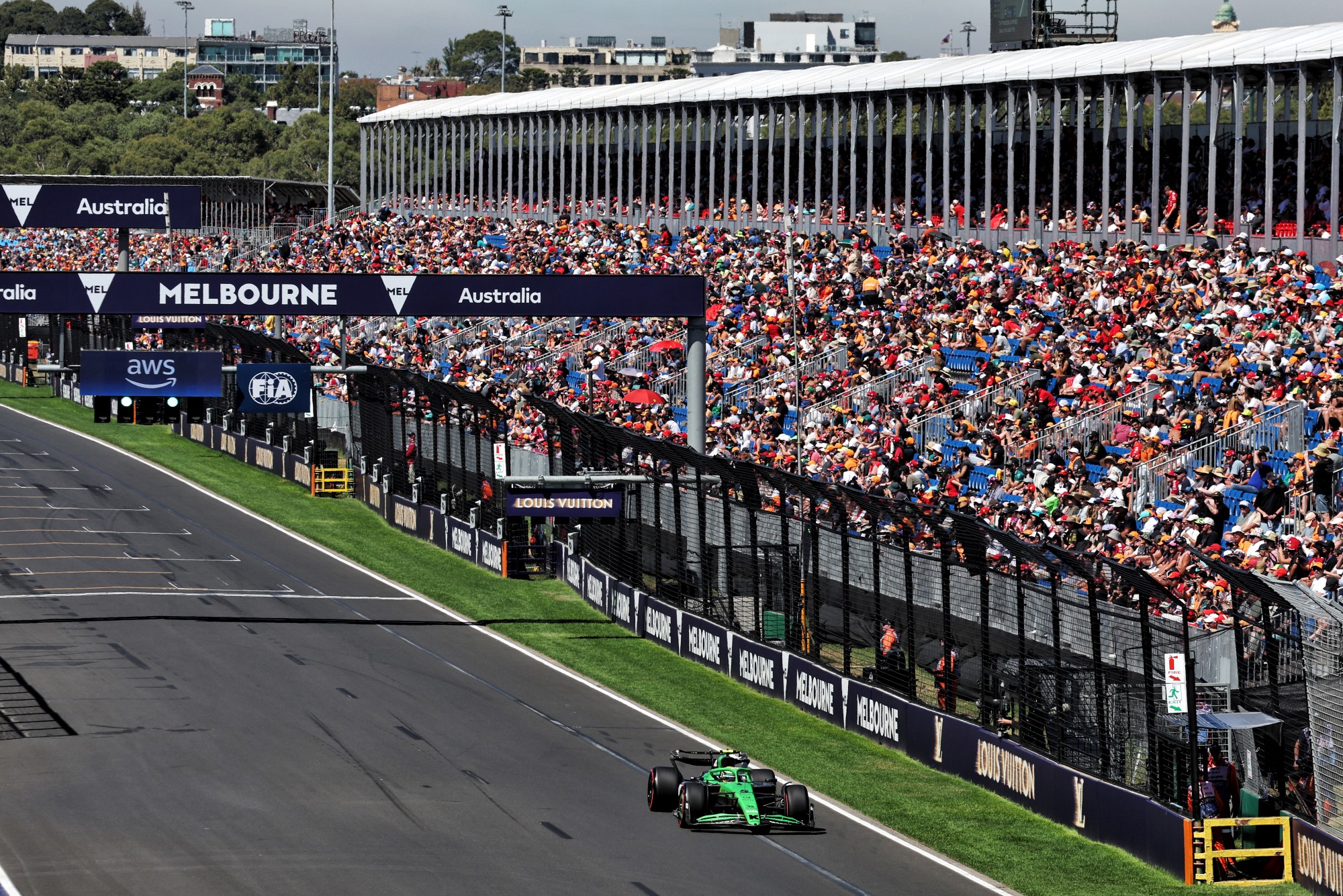 F1: CEO do GP da Austrália tranquiliza fãs sobre evento, apesar dos problemas de viagem F1 2025, GP da Austrália, Melbourne, Albert Park