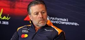 F1: Zak Brown defende regras internas da McLaren após temporada histórica