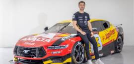 Atual campeão da NASCAR Brasil, Gabriel Casagrande revela carro para temporada 2025 e chega embalado em Campo Grande