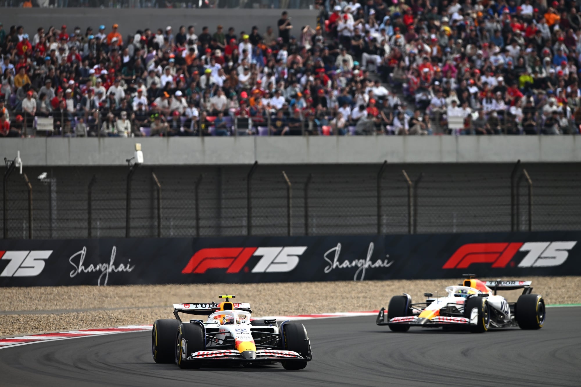 F1 hoje: China expõe alertas de pneus e logística na F1