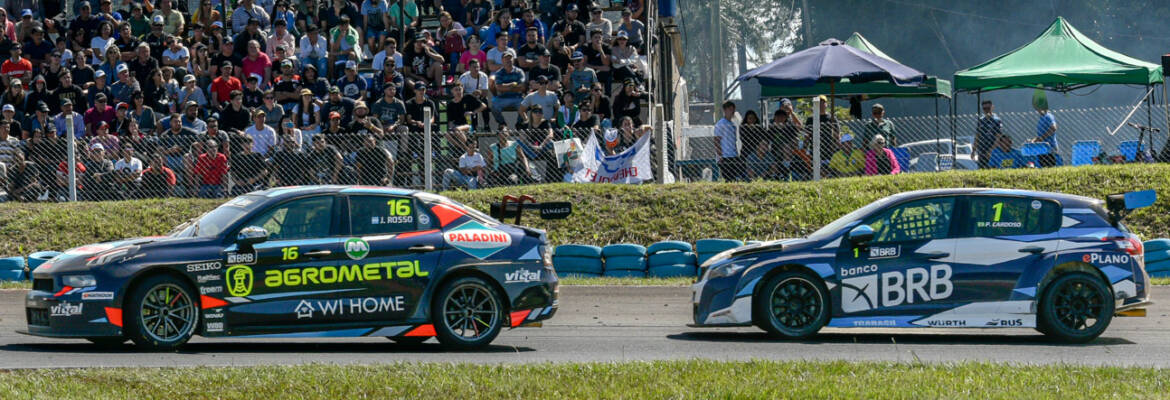 TCR South America Banco BRB tem chegada insana, vitórias argentinas e pódio duplo