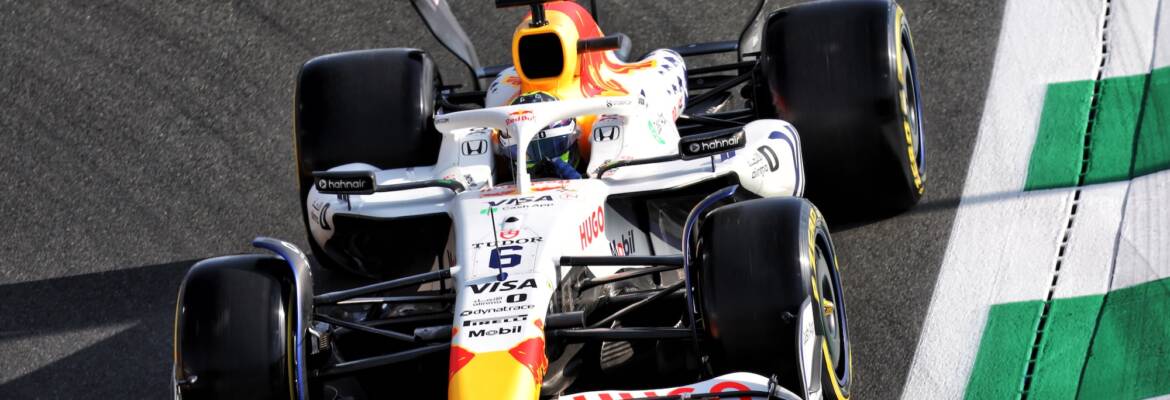 F1: Racing Bulls enfrenta dia difícil, mas vê espaço para evolução