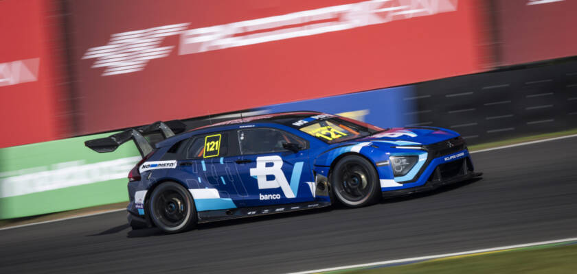 Car Racing estreia com Felipe Baptista sendo destaque pelo quarto lugar ...