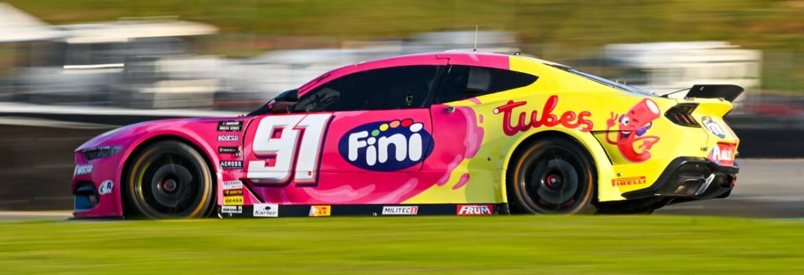 NASCAR Brasil: Barrichello supera ritmo forte de Camilo e vence Corrida 1 em Interlagos