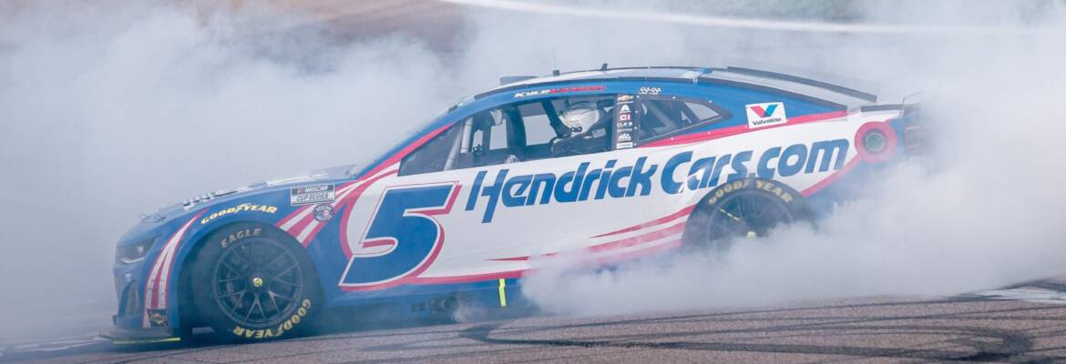 NASCAR: Larson conquista terceira vitória de 2025 em Kansas