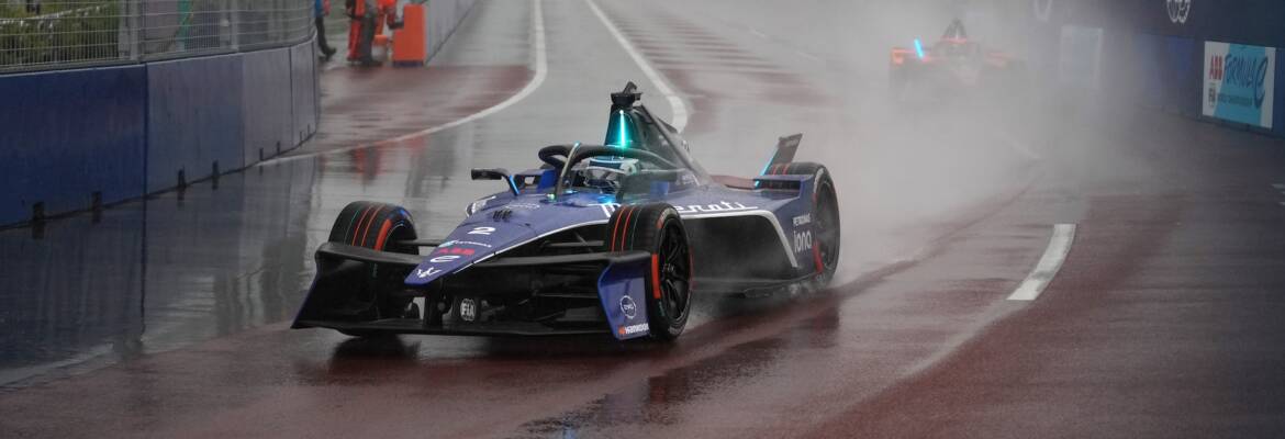 Fórmula E: Vandoorne aposta no PIT BOOST e vence sob chuva em Tóquio 2025