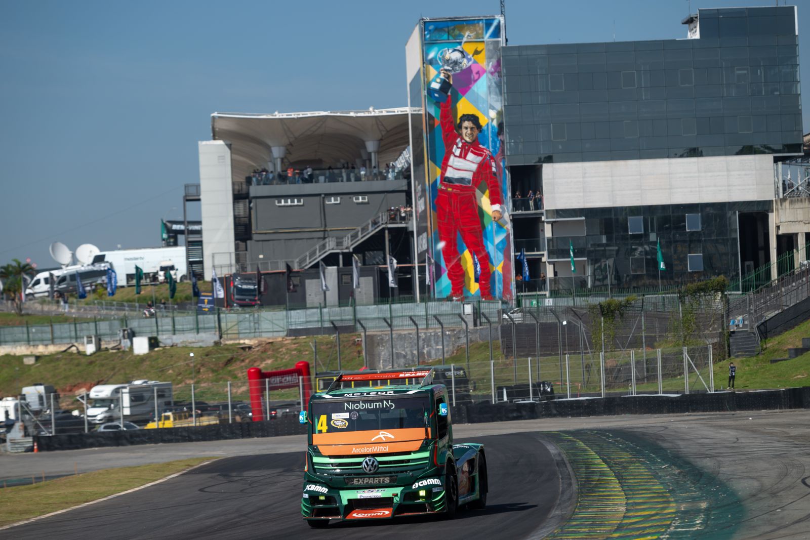 Felipe Giaffone mantém liderança da Copa Truck com segundo lugar em Interlagos Felipe Giaffone