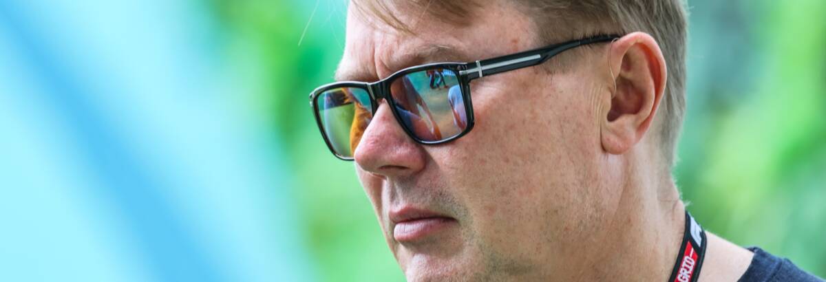 F1: Hakkinen diz que estilo impiedoso de Verstappen é uma virtude