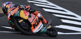 Moto3: Carpe quebra recorde e lidera sexta-feira em Silverstone com volta dominante