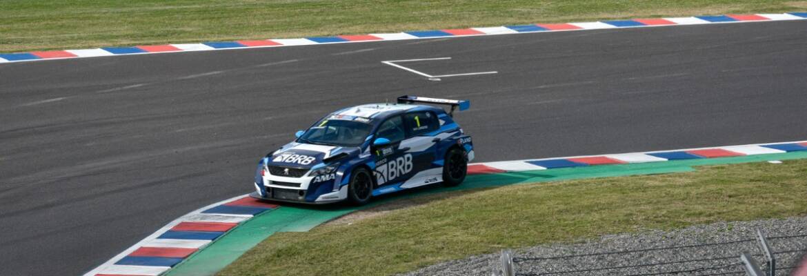 TCR South America: Cardoso vence Corrida 1 com dobradinha brasileira em Río Hondo