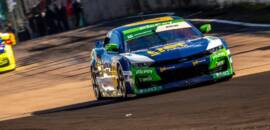 Após pódio no sábado, Cacá Bueno é tirado da pista na NASCAR Brasil em Tarumã