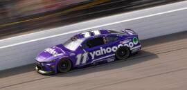 NASCAR: Hamlin supera Byron, lidera apenas cinco voltas e vence em Michigan