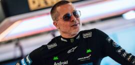 Zak Brown diz que “era justo” Brad Pitt testar carro real da F1 após filme