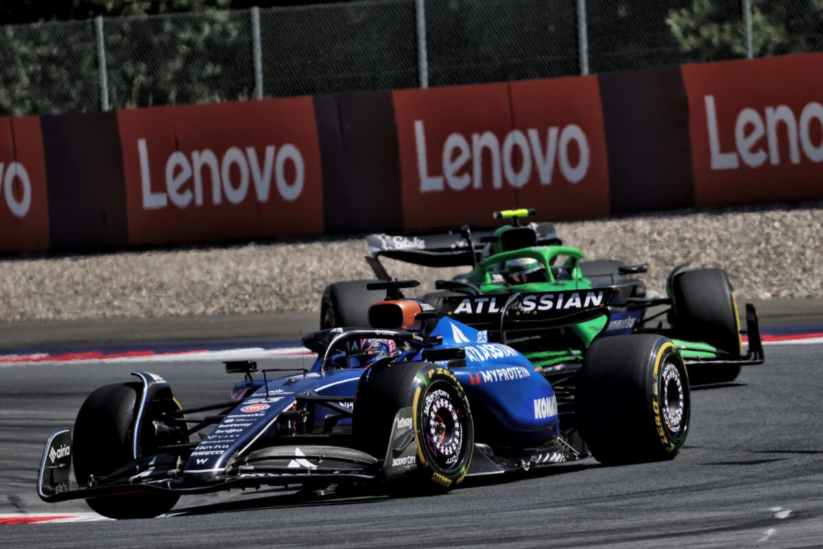 Alexander Albon (THA) Atlassian Williams Racing FW47.