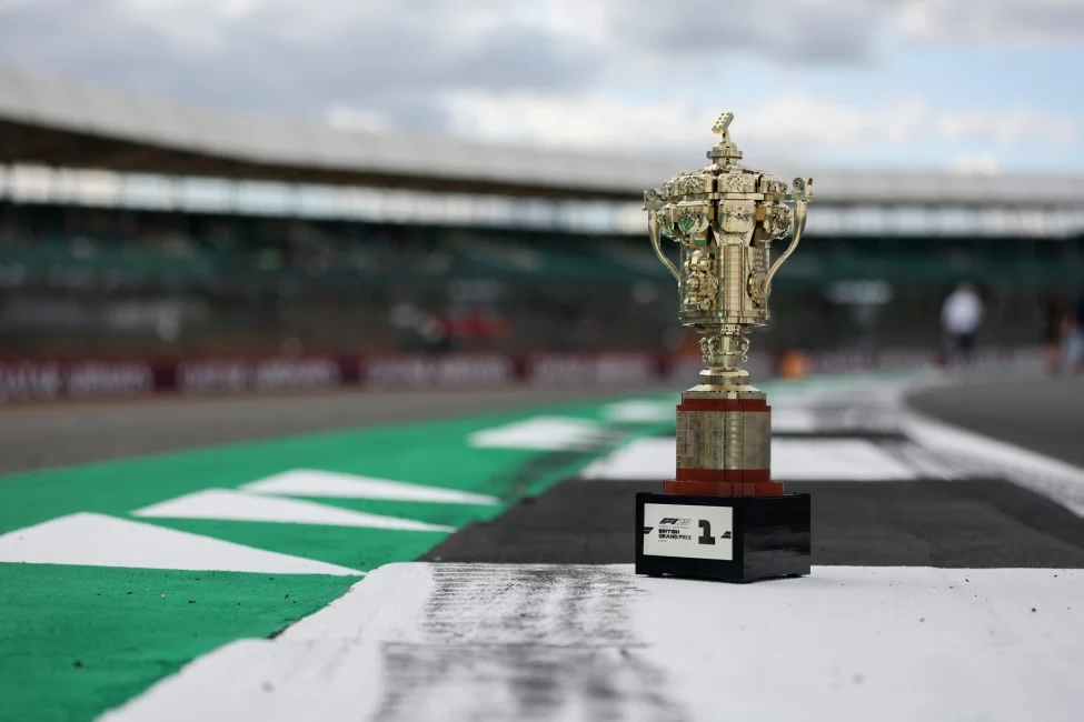 F1: Troféus de Lego serão entregues no pódio do GP da Inglaterra 2025 F1: Troféus de Lego serão entregues no pódio do GP da Inglaterra 2025