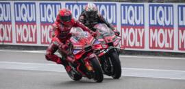 MotoGP: Marquez dá show na chuva e vence a Sprint na última volta