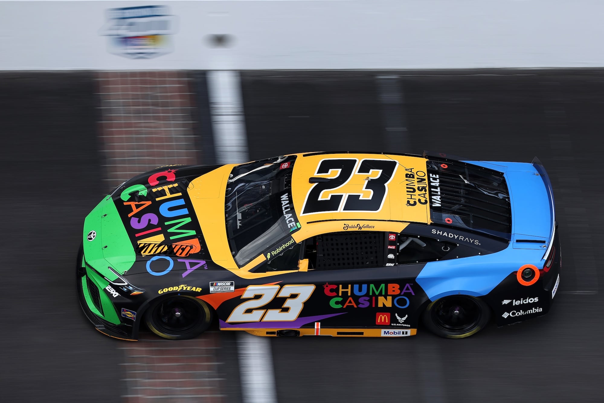 Earnhardt Jr diz que "adoraria ver" Verstappen correr na NASCAR