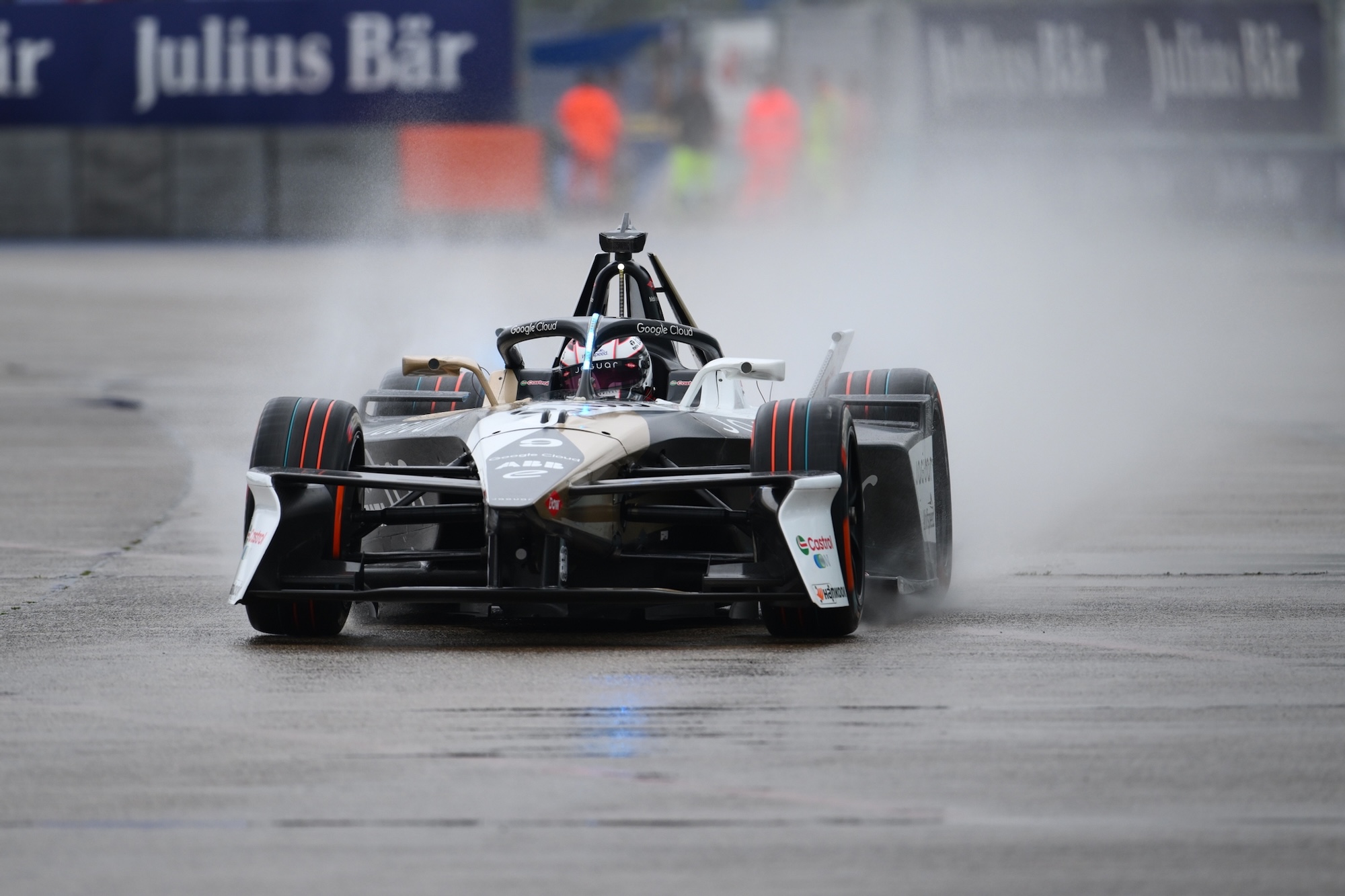 Fórmula E: Evans vence em Berlim e Wehrlein encosta na briga pelo título